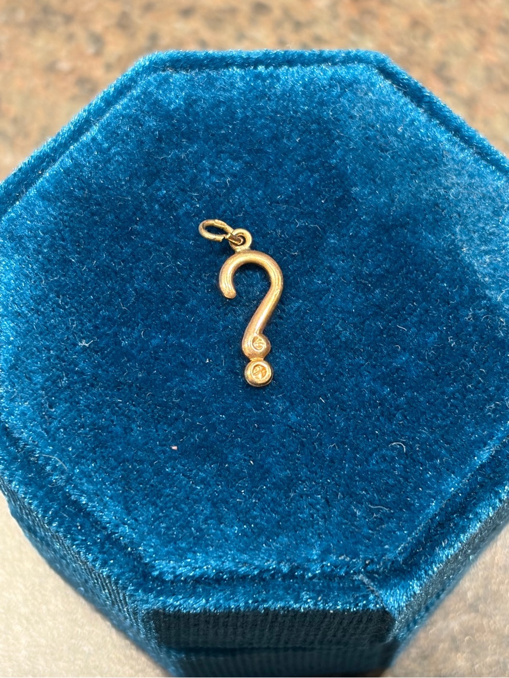 10K Gold Question Mark Charm